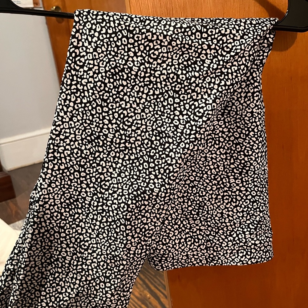 michael kors animal print leggings (size medium)